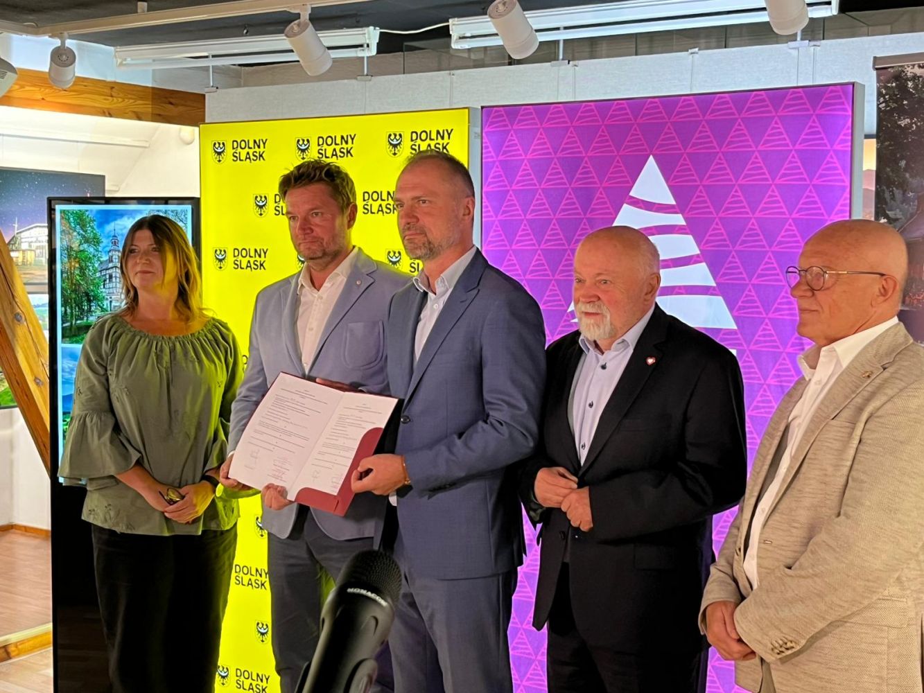 Podpisanie umowy na przedłużenie współprowadzenia Muzeum Sportu i Turystyki w Karpaczu