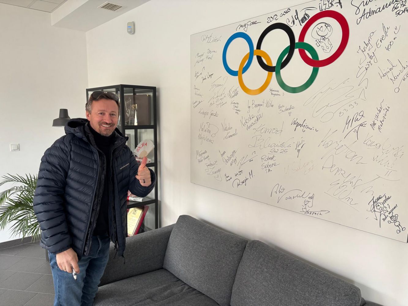 Adam Małysz odwiedził Karpacz. Rozmowy o przyszłości sportów zimowych pod Śnieżką
