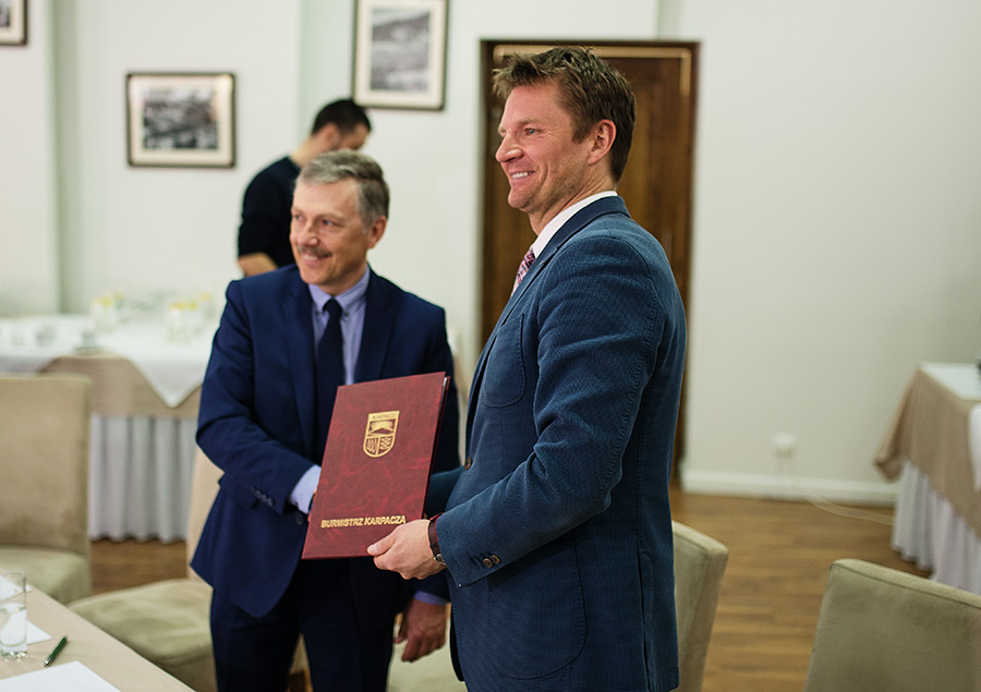 Przebudowa stadionu i rozwój bazy do uprawiania lekkiej atletyki w Karpaczu