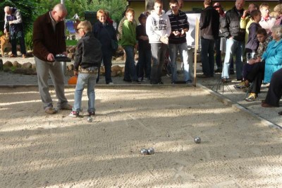 Turniej boule podczas otwarcia parku przy ulicy Nadrzecznej