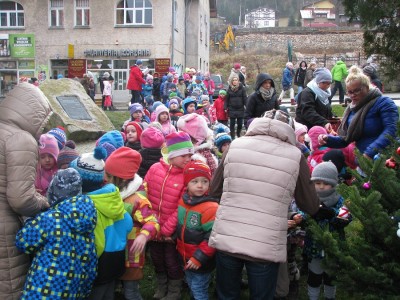 Ubieranie choinek 