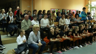 W Karpaczu wręczono uzdolnionym plastycznie uczniom nagrody