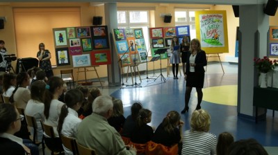 W Karpaczu wręczono uzdolnionym plastycznie uczniom nagrody
