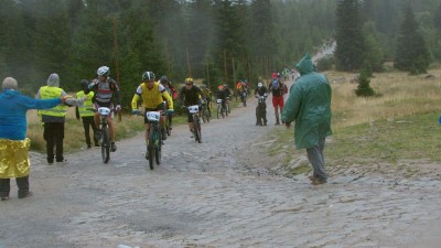 Fahrrad-Rennen auf Schneekoppe