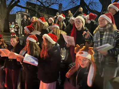 Uroczyste rozświetlenie choinki miejskiej 6.12.2025