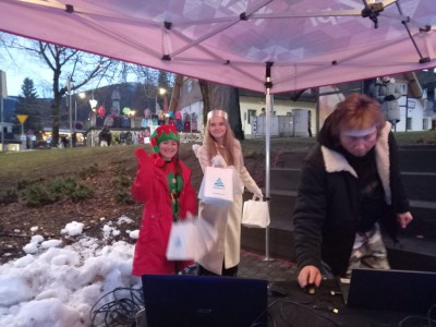 Uroczyste rozświetlenie choinki miejskiej 6.12.2025