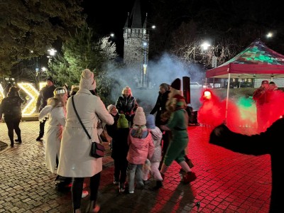 Uroczyste rozświetlenie choinki miejskiej 6.12.2025