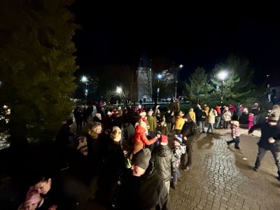 Uroczyste rozświetlenie choinki miejskiej 6.12.2025