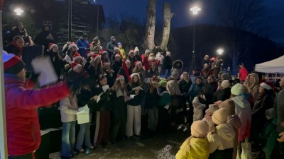 Uroczyste rozświetlenie choinki miejskiej 6.12.2025