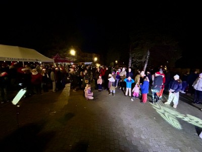 Uroczyste rozświetlenie choinki miejskiej 6.12.2025