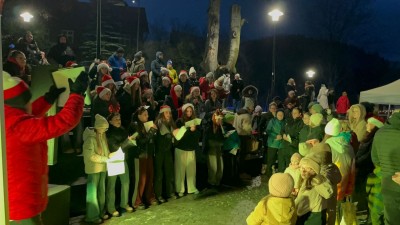 Uroczyste rozświetlenie choinki miejskiej 6.12.2025