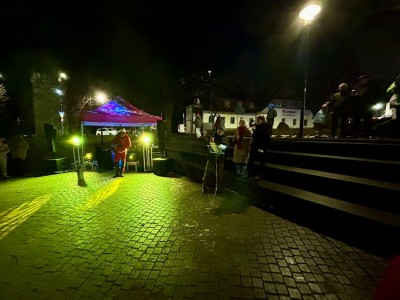 Uroczyste rozświetlenie choinki miejskiej 6.12.2025