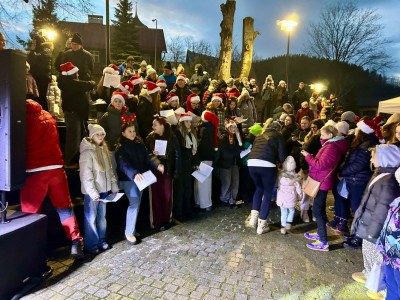 Uroczyste rozświetlenie choinki miejskiej 6.12.2025