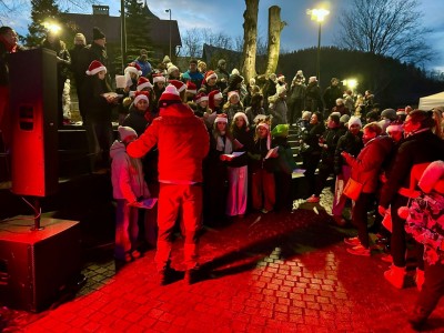 Uroczyste rozświetlenie choinki miejskiej 6.12.2025