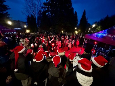 Uroczyste rozświetlenie choinki miejskiej 6.12.2025