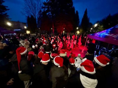 Uroczyste rozświetlenie choinki miejskiej 6.12.2025