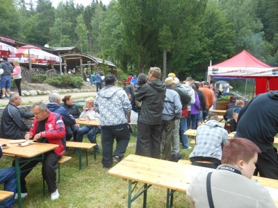 Jany – Hochsommernacht am Wasserfall