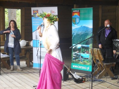 Jany – Hochsommernacht am Wasserfall