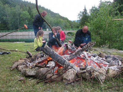 Svatojánská noc u vodopádu