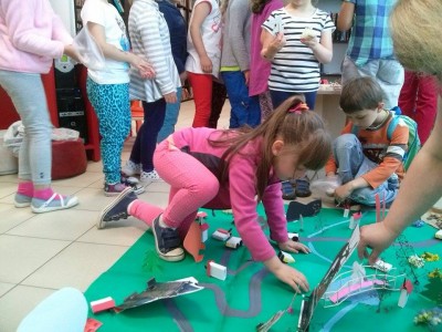 Kreatywne warsztaty „ Makieta Karpacza- Śladami Karkonoskich Skrzatów