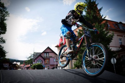 Rowerowe widowisko Downhill City Tour