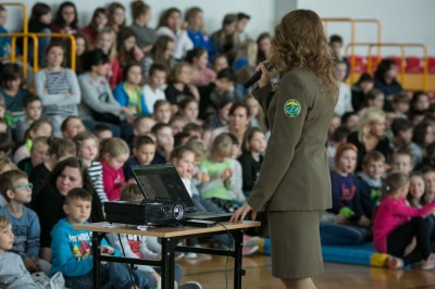 Spotkanie dzieci z oficjalną maskotką miasta