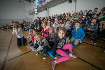 Spotkanie dzieci z oficjalną maskotką miasta