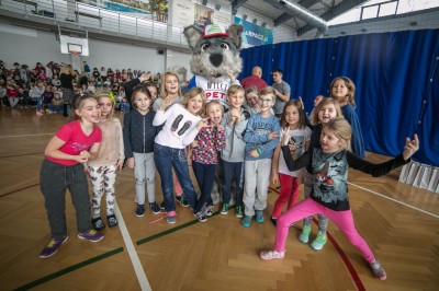 Spotkanie dzieci z oficjalną maskotką miasta