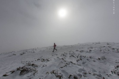 Zima, silny wiatr, lodowa pustynia... czyli V Zimowy Ultramaraton Karkonoski