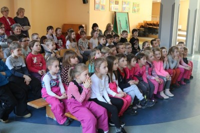 Przyszli pierwszoklasiści z wizytą w Szkole Podstawowej im. Ratowników Górskich w Karpaczu