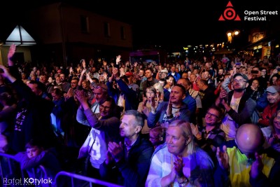 Jan Nowicki i zespół Raz Dwa Trzy na Open Street Festival w Karpaczu