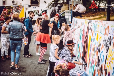 Jan Nowicki i zespół Raz Dwa Trzy na Open Street Festival w Karpaczu