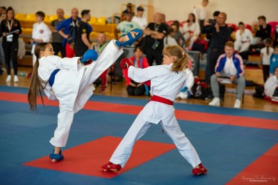 Rozgrywka karate w kategorii dziewcząt