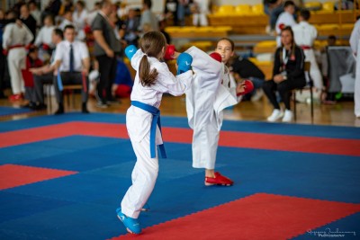 Rozgrywka karate w kategorii dziewcząt