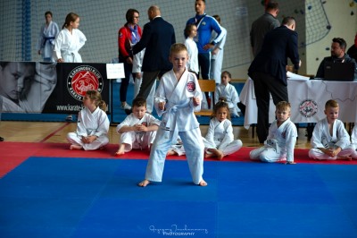 Uczestnicy zawodów karate