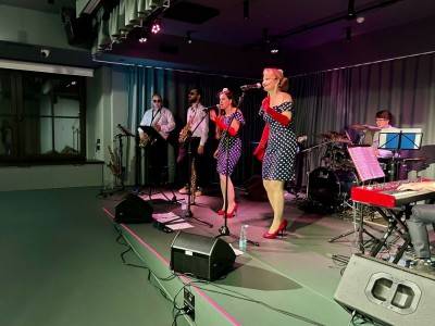 Retrofonik: swing, jazz, dixie, retro band – swingujący powrót do przeszłości!
