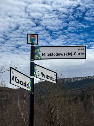 System Informacji Miejskiej w Karpaczu - funkcjonalność i estetyka w górskiej przestrzeni