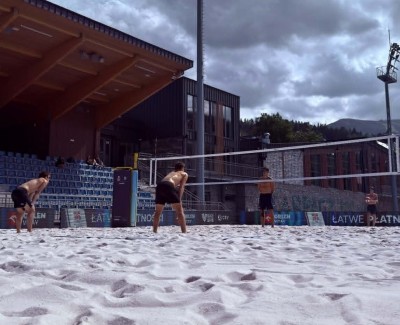 Karkonosze, stadion lekkoatletyczny i światowa siatkówka plażowa na start!