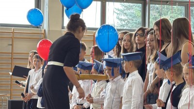 Pasowanie pierwszoklasistów w Szkole Podstawowej w Karpaczu