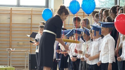 Pasowanie pierwszoklasistów w Szkole Podstawowej w Karpaczu
