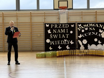 Pasowanie pierwszoklasistów w Szkole Podstawowej w Karpaczu