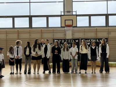 Pasowanie pierwszoklasistów w Szkole Podstawowej w Karpaczu
