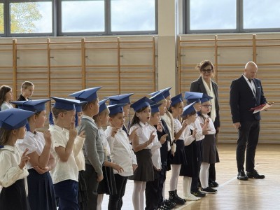 Pasowanie pierwszoklasistów w Szkole Podstawowej w Karpaczu