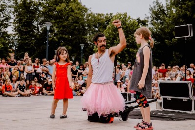 /img/2023/OSF2023/andy/BOATO-Girl-Power.jpg