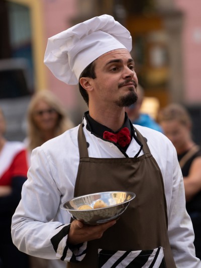 /img/2023/OSF2023/teatr-na-walizkach/ristorante4.jpg